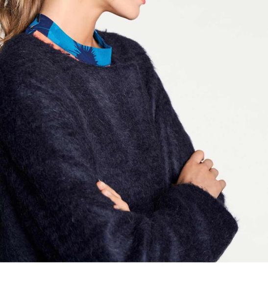 Eleganter Wollflausch-Mantel für Damen in Blau mit Knopfleiste